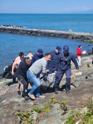Rize'de sahilde erkek cesedi bulundu