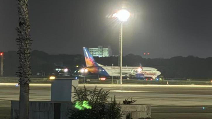 Pilotu rahatsızlanan Belfast-Antalya uçağı acil iniş yaptı