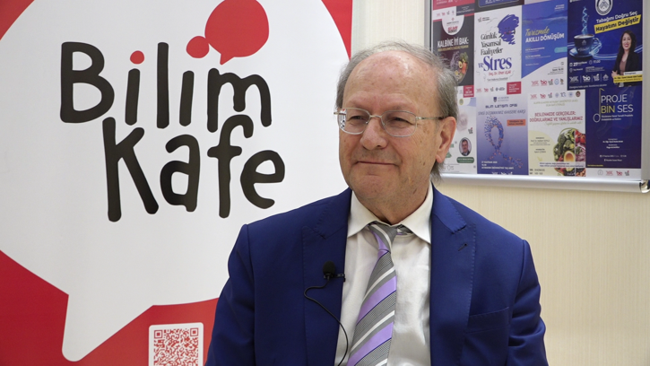 F-35 ve B-2 uçaklarını radarda görünmez yapan Türk mühendisten YÖK'e ziyaret