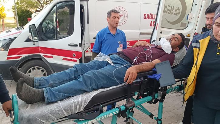 Husumetli iki komşu aile arasında bıçaklı kavga: 1'i ağır, 4 yaralı