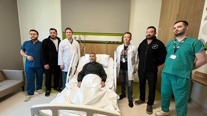 Karın ağrısı ve şişkinlik şikayetiyle hastaneye gitti; 8 kiloluk böbreği ameliyatla alındı