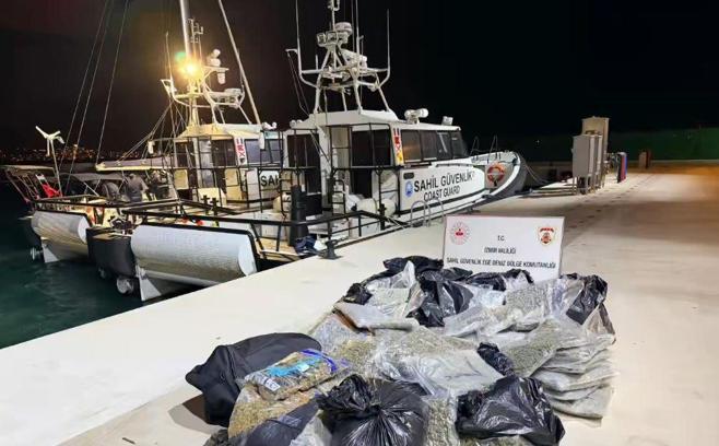 Balıkesir açıklarında teknede 158 kilo uyuşturucu ele geçirildi: 2 gözaltı