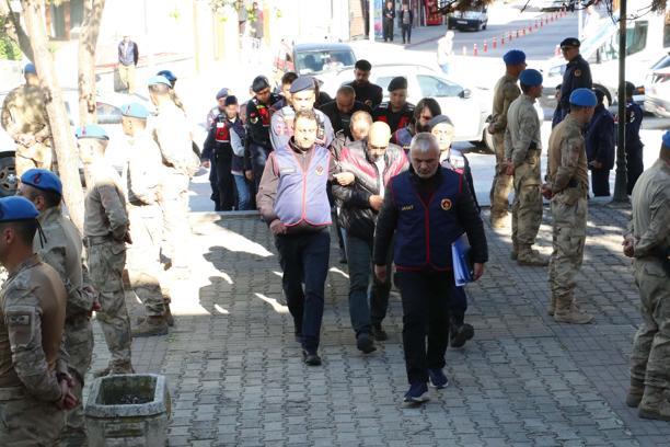 Kayıp dosyasında cinayet şüphesiyle gözaltına alınan 10 şüpheli adliyede