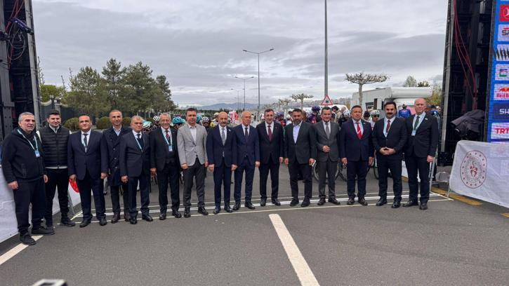61’inci Cumhurbaşkanlığı Türkiye Bisiklet Turu’nun Ankara etabında start verildi