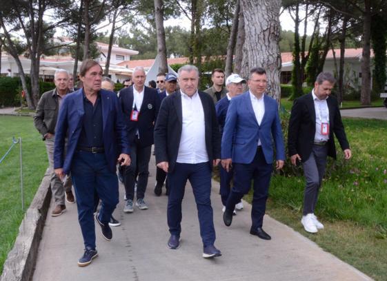 Bakan Bak, Turkish Airlines Open 2026 Golf Turnuvası ödül töreni için Antalya'da