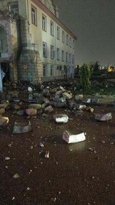 Elazığ’da, sağanakta camiye yıldırım düştü; minare yıkıldı