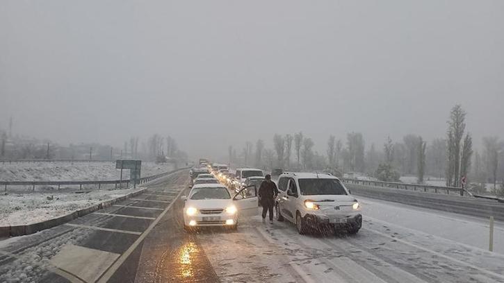 Afyonkarahisar'da 2 ilçede eğitime kar engeli