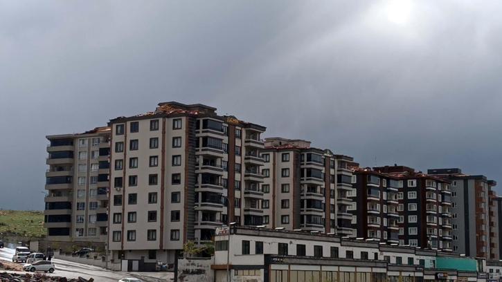 Gaziantep’te fırtınanın hasarı gün ağarınca ortaya çıktı