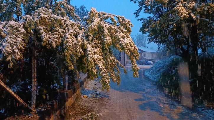 Ağlasun'da kar etkili oldu
