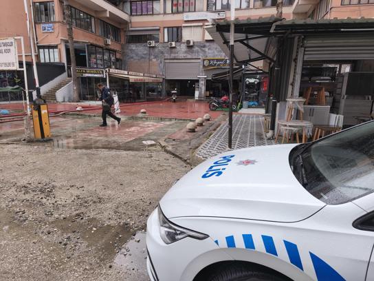 Çalıştığı iş merkezinde uğradığı silahlı saldırıda ağır yaralandı