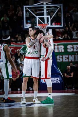 Basketbolda düğüm son maçlara kaldı