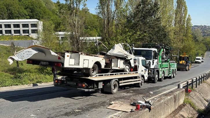 Sarıyer'de bariyerlere çarpan karavan sürücüsü hayatını kaybetti