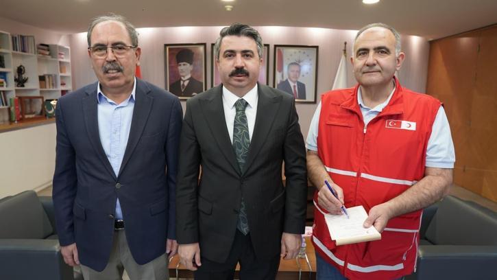 Başkan Yılmaz, Türk Kızılay’a kurban bağışında bulundu