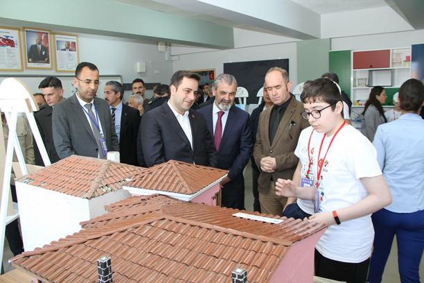 'TÜBİTAK 4006 Bilim Fuarı' göz doldurdu