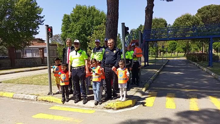 Nazilli'de anaokulu öğrencilerine trafik eğitimi verildi