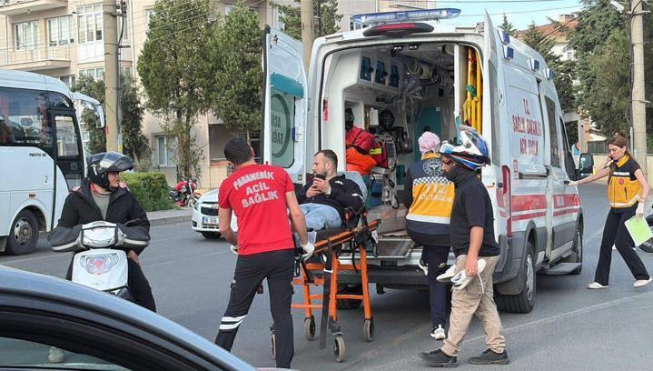 Otomobil ile çarpışan motosikletin sürücüsü yaralandı