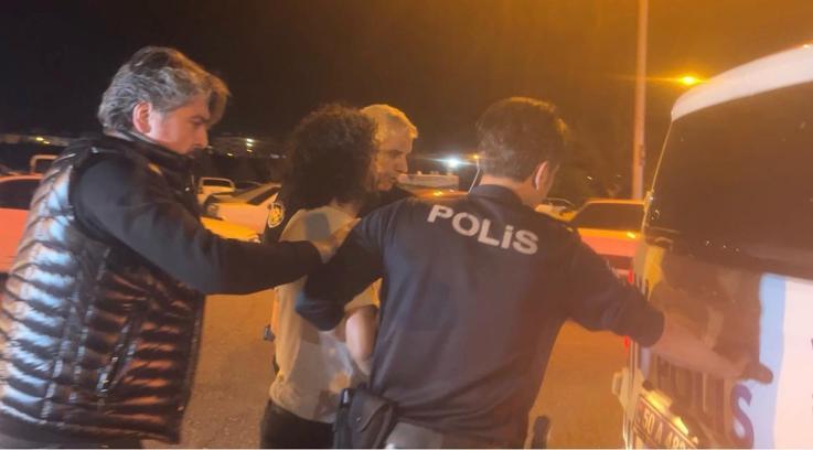 Rahatsızlanan annelerine müdahaleye gelen sağlık ekibini alıkoyan 2 kardeşin işlemleri sürüyor
