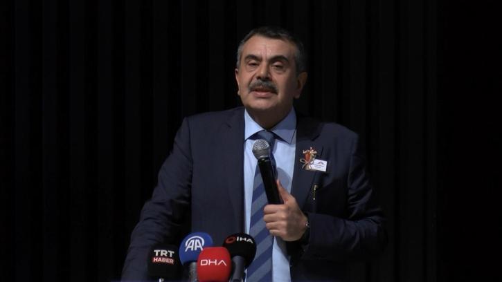 Bakan Tekin: Milli şuurumuz, milli bilincimiz her daim zinde olmalı