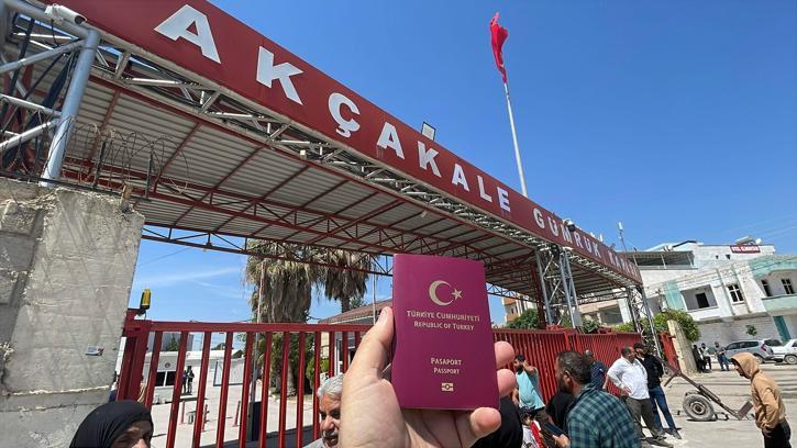Akçakale Gümrük Kapısı’ndan 12 yıl sonra pasaportlu geçiş başladı