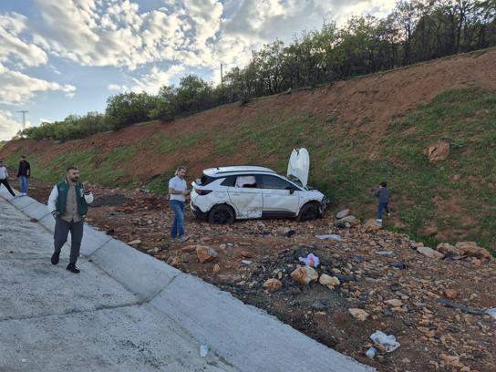 Bingöl’de cip şarampole devrildi: 6 yaralı