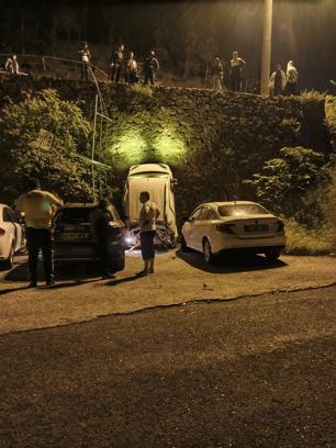 Polisten kaçarken aracı istinat duvarından düştü