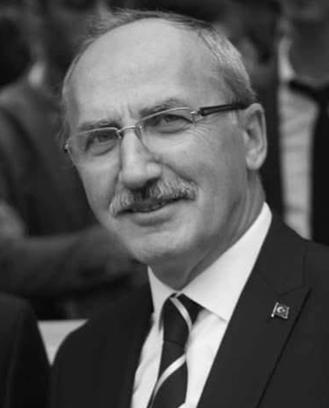 Kanserden yaşamını yitiren müdürü, öğrencileri son yolculuğuna güllerle uğurladı