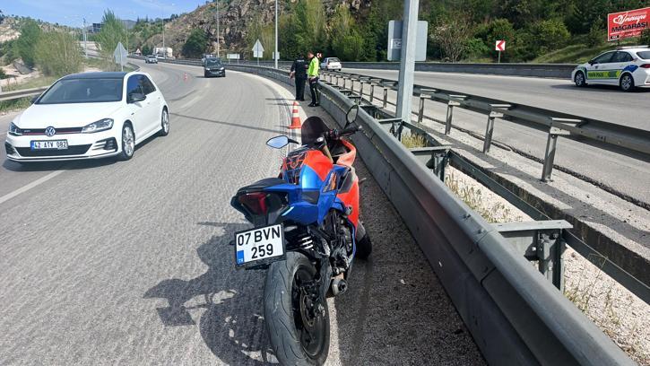Motosikleti devrilince yaralandı