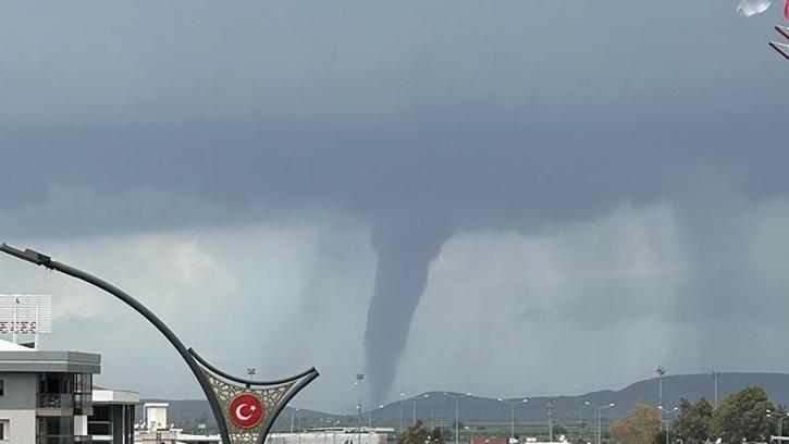 İzmir'de hortum oluştu