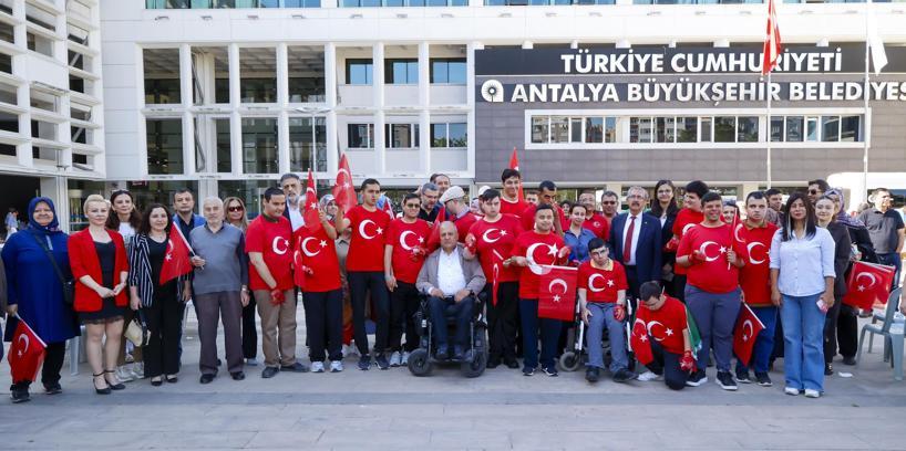 Özel bireyler 1 günlüğüne asker oldu