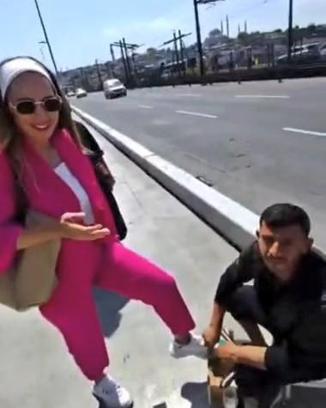 Galata Köprüsü'nde Rus turiste küfredip tartışan 2 şüpheli yakalandı