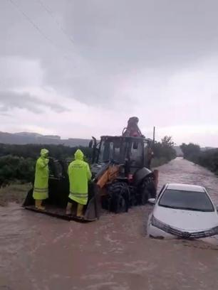 Hatay’da aşırı yağışla birlikte taşan dereler sele neden oldu