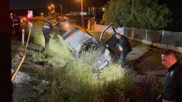 Kırıkkale'de hafif ticari araç şarampole devrildi; 1 ölü, 3 yaralı