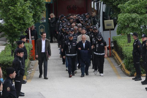 Tepebaşı Belediyesi’ne yolsuzluk operasyonu şüphelileri adliyede