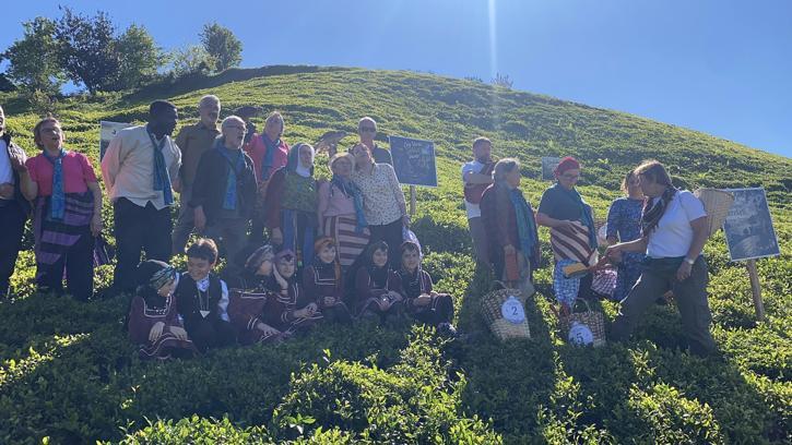 Rize’de çay hasadı şenlikle karşılandı