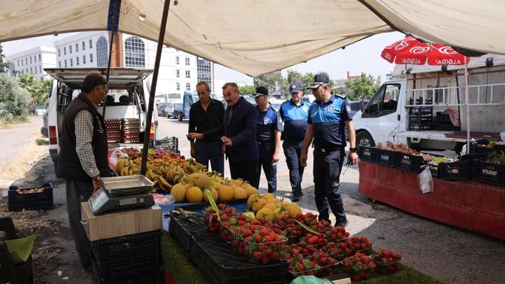 Akdeniz zabıtasından pazarlarda denetim