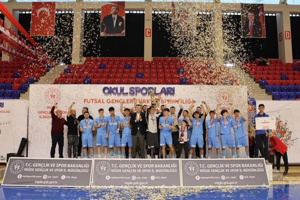 Niğde'de Okul Sporları Gençler Futsal Türkiye Şampiyonası tamamlandı