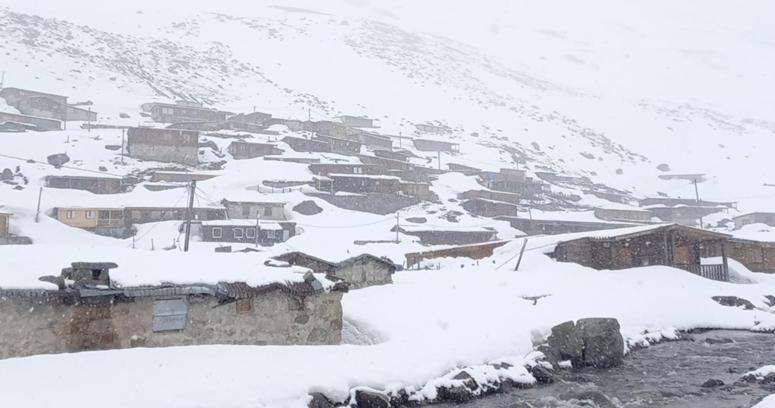 Mayıs ayında Rize’nin yükseklerinde kar yağışı
