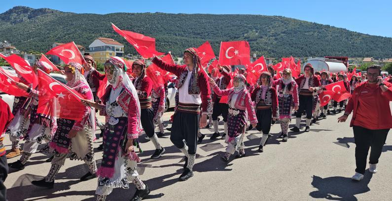 Bucak'ta 19 Mayıs kutlandı