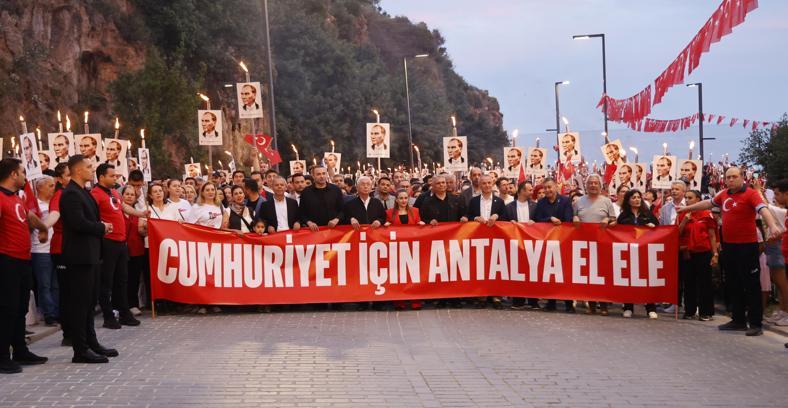 Büyükşehir'den coşkulu 19 Mayıs kutlaması