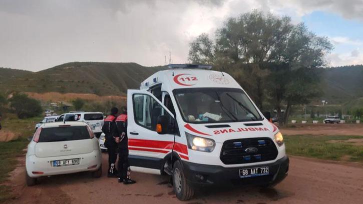 Alacak kavgasında ağabey bıçaklandı, kardeşi darbedildi
