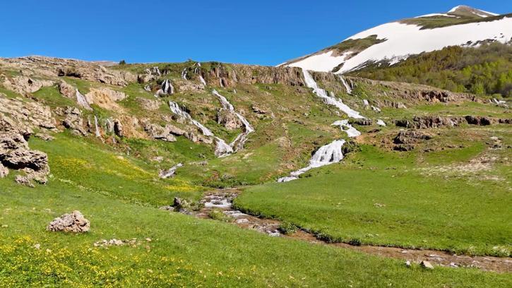 Erzincan’da 2 bin metre rakımda saklı kalan Konarlı Şelalesi