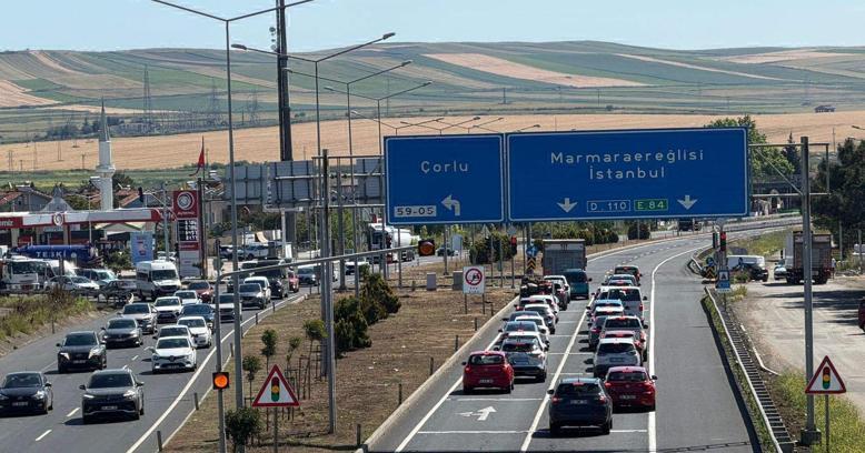 Tekirdağ-İstanbul kara yolunda araç yoğunluğu; ağır vasıtalara kısıtlama