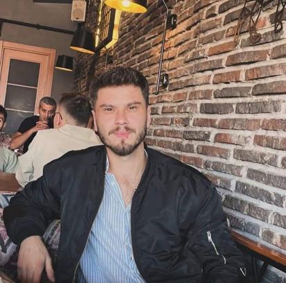 Evde bıçaklanmış halde ölü bulundu; ihbarı yapan kız arkadaşı gözaltında