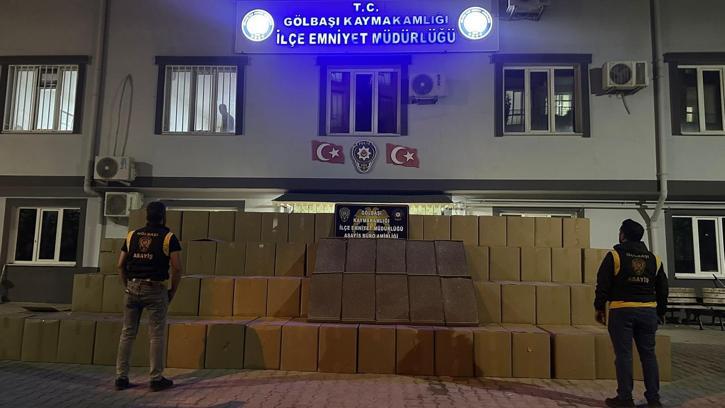 Durdurulan araçtan 600 bin paket bandrolsüz sigara çıktı