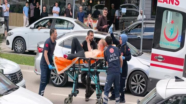 Bursa’daki bıçaklı ‘yol verme’ kavgasının 5 şüphelisi adliyede