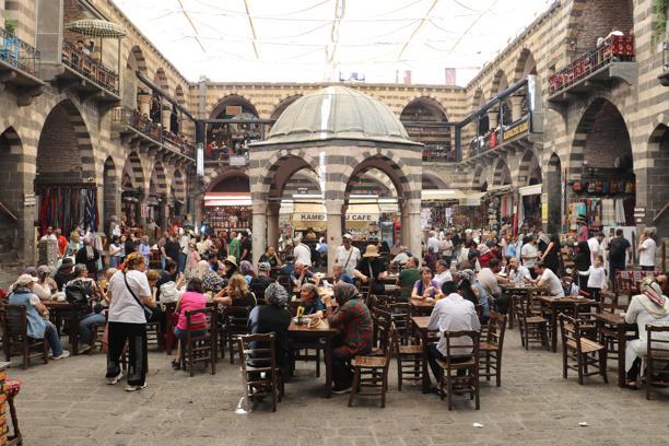 Bayram, Diyarbakır esnafına ‘can suyu’ oldu
