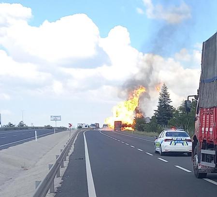TIR'daki yangın ormana sıçradı
