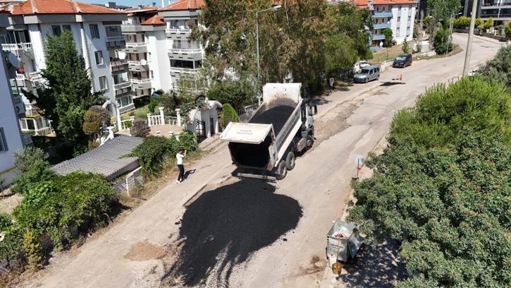 Ayvalık'ta doğal gaz sonrası yol onarımları sürüyor