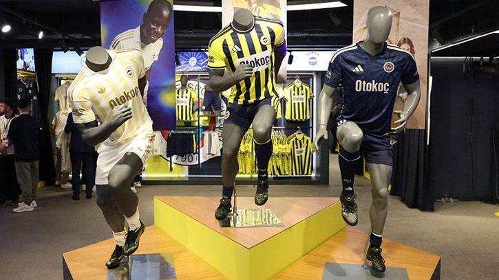Fenerbahçe, 120’nci yıla özel yeni sezon formalarını tanıttı