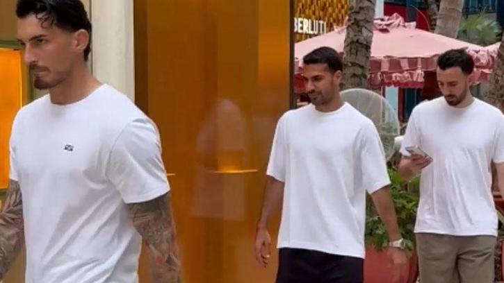 Milli futbolcular Amerika’daki ilk günlerinde otel çevresinde yürüyüş yaptı
